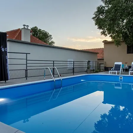Apartment Dream House Drnis