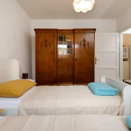 Dream House Drnis