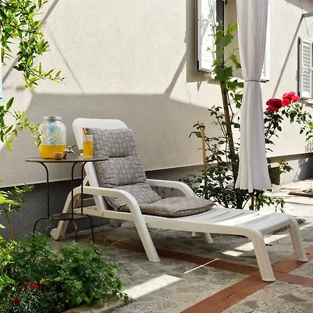 Dream House Apartment